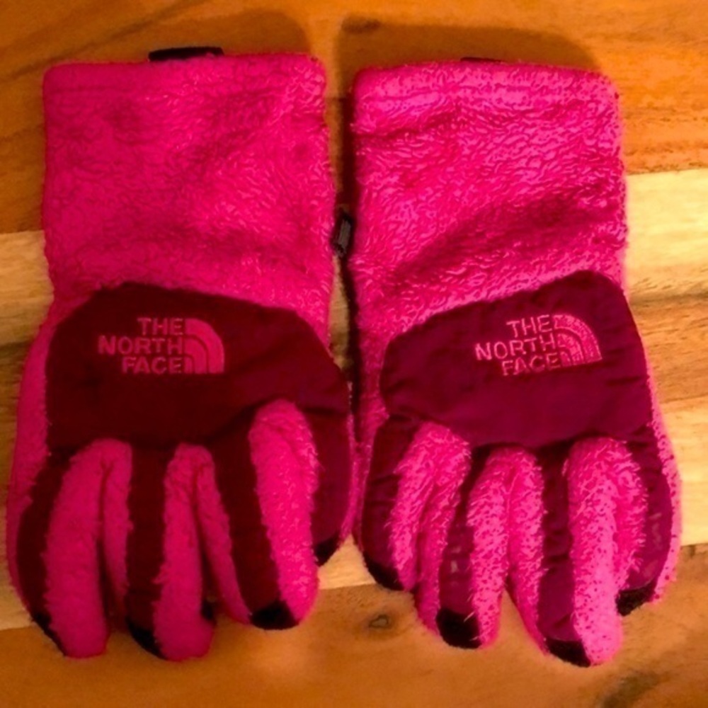 The North Face Pink Fleece Winter Gloves small/petite